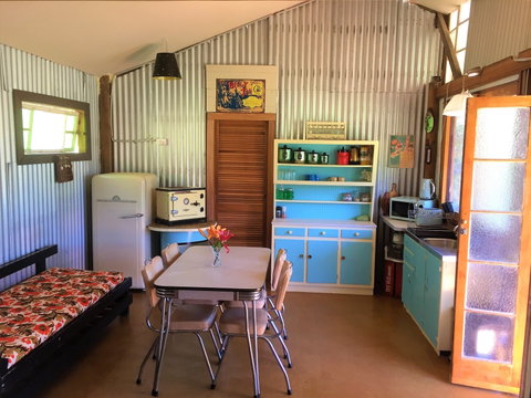 Fig Tree Retro Studio - St Kilda Accommodation 6