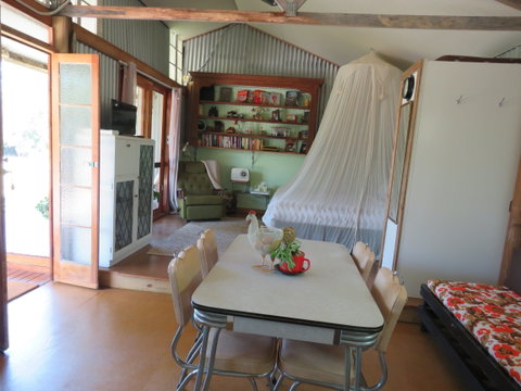 Fig Tree Retro Studio - St Kilda Accommodation 7
