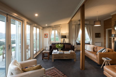 Frenchman's River - The Helmsman's House - St Kilda Accommodation 5