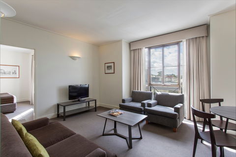 Mantra On Jolimont - St Kilda Accommodation 3