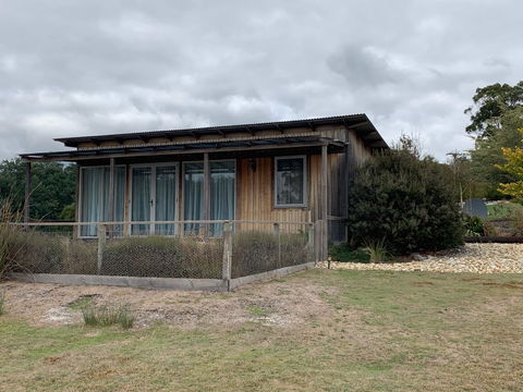 Mannaburne Cabin - St Kilda Accommodation 0