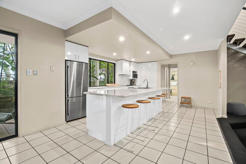 Serenity At Sapphire - St Kilda Accommodation 2
