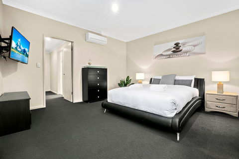 Serenity At Sapphire - St Kilda Accommodation 6