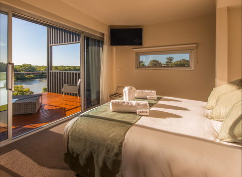 The Frames - Luxury Riverland Accommodation - St Kilda Accommodation 2
