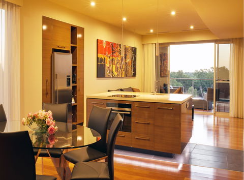 The Frames - Luxury Riverland Accommodation - St Kilda Accommodation 4
