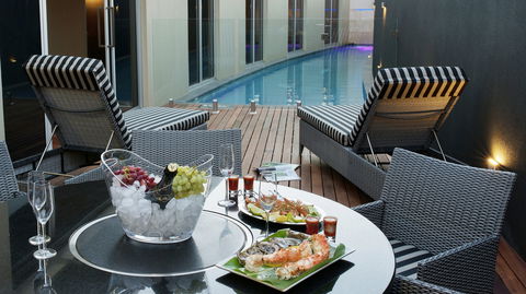 The Frames - Luxury Riverland Accommodation - St Kilda Accommodation 6