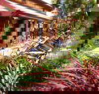 The Creek Cottage - St Kilda Accommodation