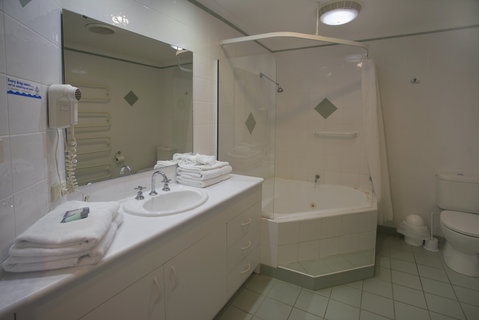 Town Beach Beachcomber Resort - St Kilda Accommodation 5