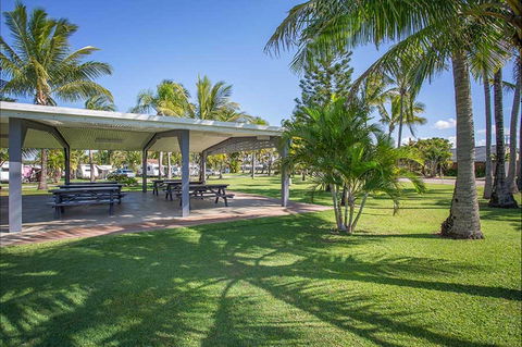 Andergrove Van Park - St Kilda Accommodation 2