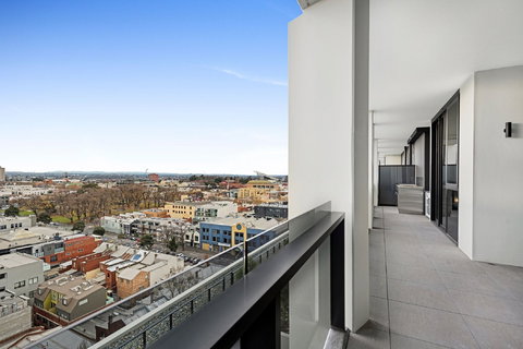 Arise The Eminence - St Kilda Accommodation 3