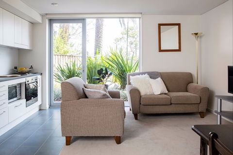 Balgowlah Heights Beach House - St Kilda Accommodation 6