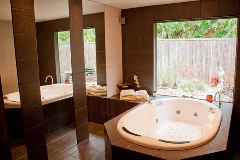 Chestnut Glade - St Kilda Accommodation 5