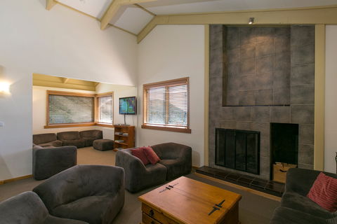 Cooroona Alpine Lodge - St Kilda Accommodation 5