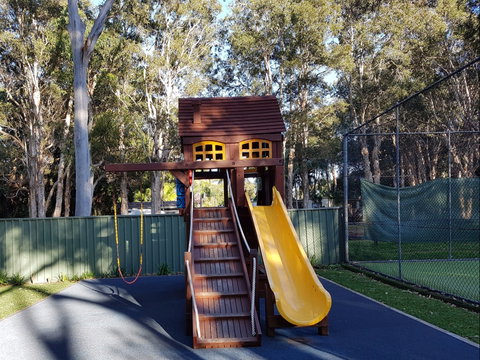 Flynns Beach Resort - St Kilda Accommodation 1