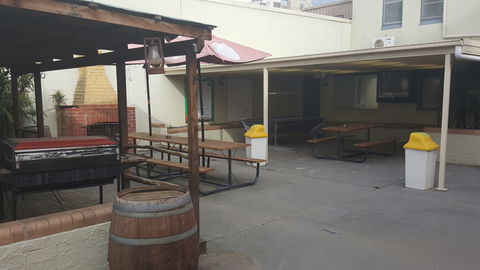 Great Eastern Hotel Motel Young - St Kilda Accommodation 0