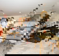 Howlong Country Golf Club Motel - St Kilda Accommodation