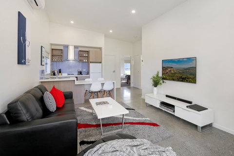 Ironbark Hill Villas - St Kilda Accommodation 5