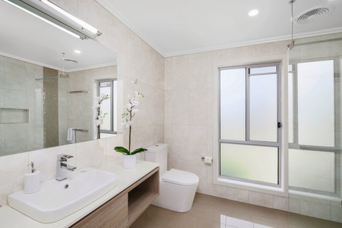 Ironbark Hill Villas - St Kilda Accommodation 7