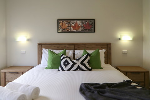 Ironbark Hill Villas - St Kilda Accommodation 8