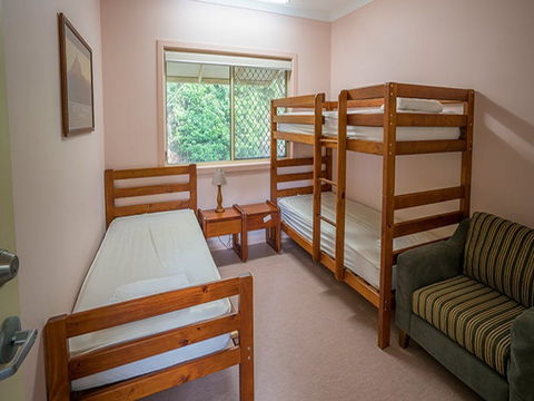 Swamp House And Bunkhouse - St Kilda Accommodation 2