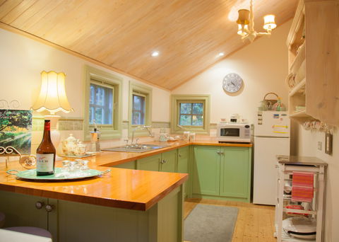 The Studio & The Barn - St Kilda Accommodation 9