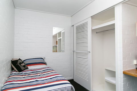 University Of Canberra Village - St Kilda Accommodation 6