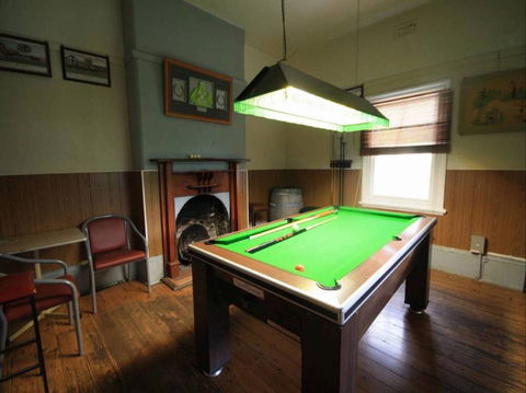 Victoria Hotel: Moonan Flat - St Kilda Accommodation 1