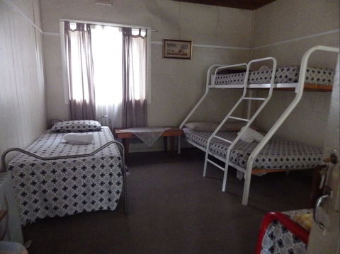 Victoria Hotel: Moonan Flat - St Kilda Accommodation 2
