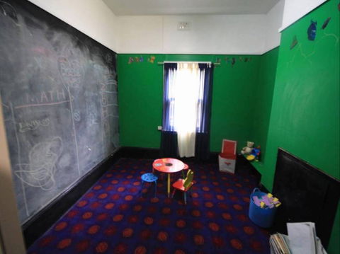 Victoria Hotel: Moonan Flat - St Kilda Accommodation 5