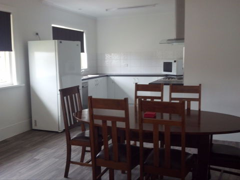 Alby's - St Kilda Accommodation 2
