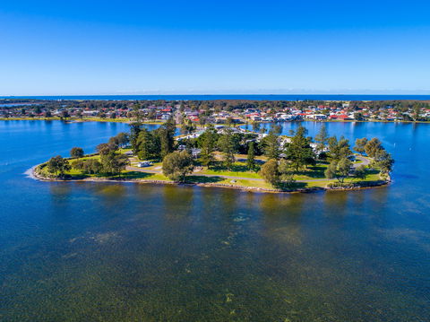 Belmont Lakeside Holiday Park - St Kilda Accommodation 0