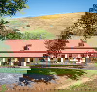 Brigham House - Tooma - St Kilda Accommodation