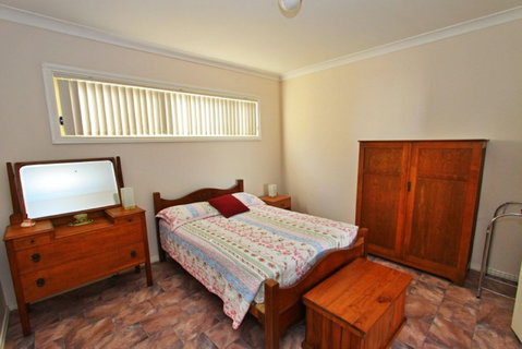 Cosy Cottage By The Sea - St Kilda Accommodation 2