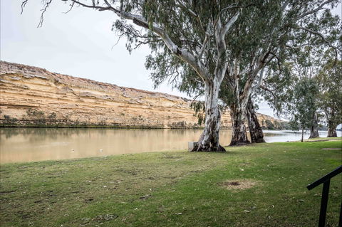 Page Drive Blanchetown  -River Shack Rentals - St Kilda Accommodation 1
