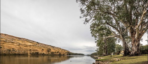 Page Drive Blanchetown  -River Shack Rentals - St Kilda Accommodation 2
