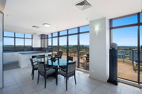Seascape Penthouse - St Kilda Accommodation 2