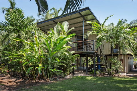 Villa Frangipani - St Kilda Accommodation 0