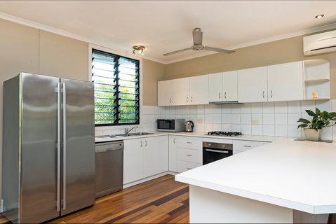 Villa Frangipani - St Kilda Accommodation 2