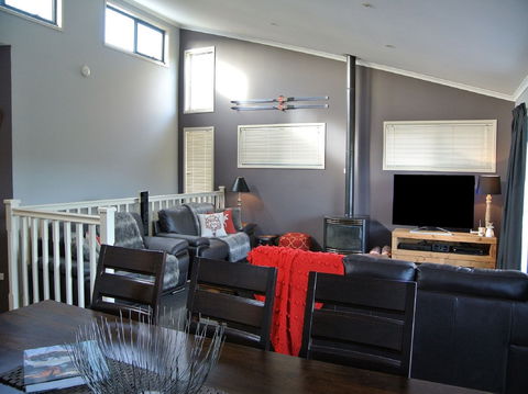 Acacia 2 - St Kilda Accommodation 2