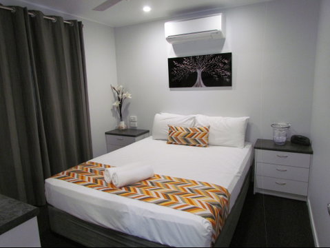 Alex Beach Cabins And Tourist Park - St Kilda Accommodation 2