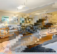 Blue Moon Cottages - St Kilda Accommodation