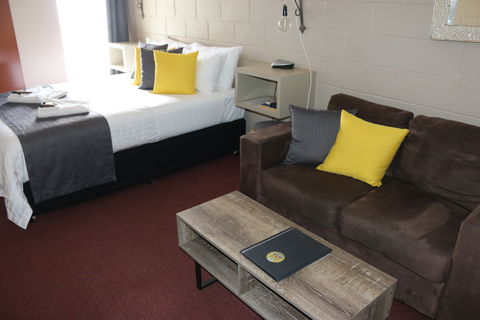 Childers Oasis Motel - St Kilda Accommodation 0
