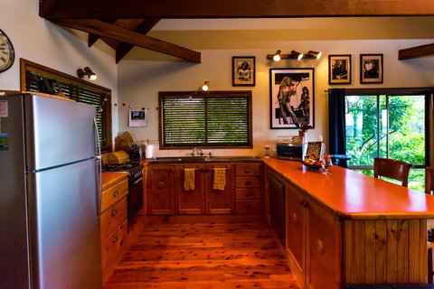 Gerroa Headland Hideaway - St Kilda Accommodation 1