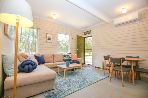 Hylander Holiday Unit - St Kilda Accommodation 0