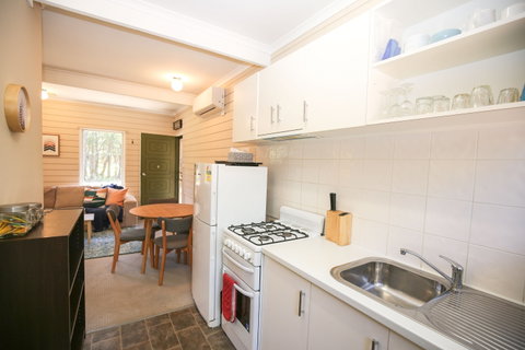 Hylander Holiday Unit - St Kilda Accommodation 2
