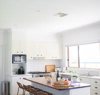 Little River Lodge Tumut - St Kilda Accommodation