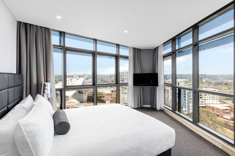 Meriton Suites Church Street, Parramatta - St Kilda Accommodation 1
