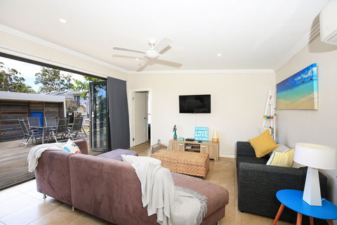 Mikora - St Kilda Accommodation 1