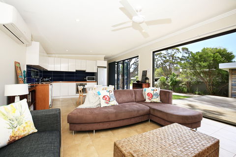 Mikora - St Kilda Accommodation 2