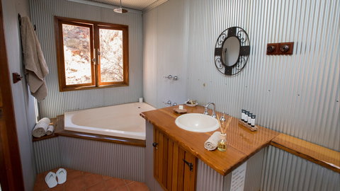 Ooraminna Station Homestead - St Kilda Accommodation 2